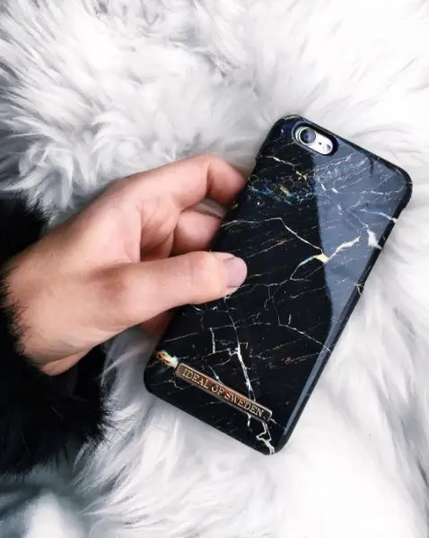 iDEAL iphoneケース & ケーブルセット　Port Laurent Marble